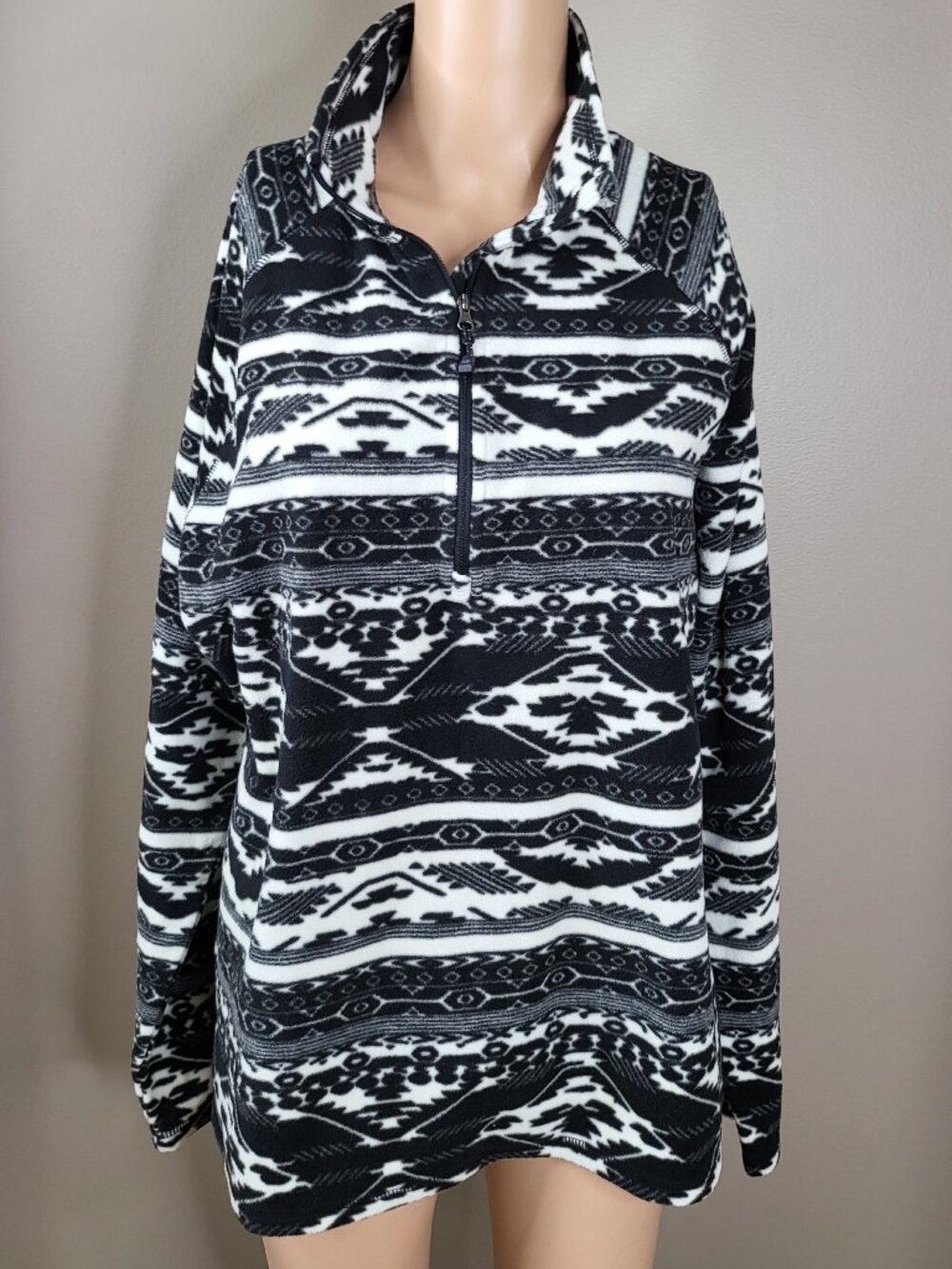 Eddie Bauer Women’s L Black White Southwestern Aztec Fleece 1/4 Zip Pullover